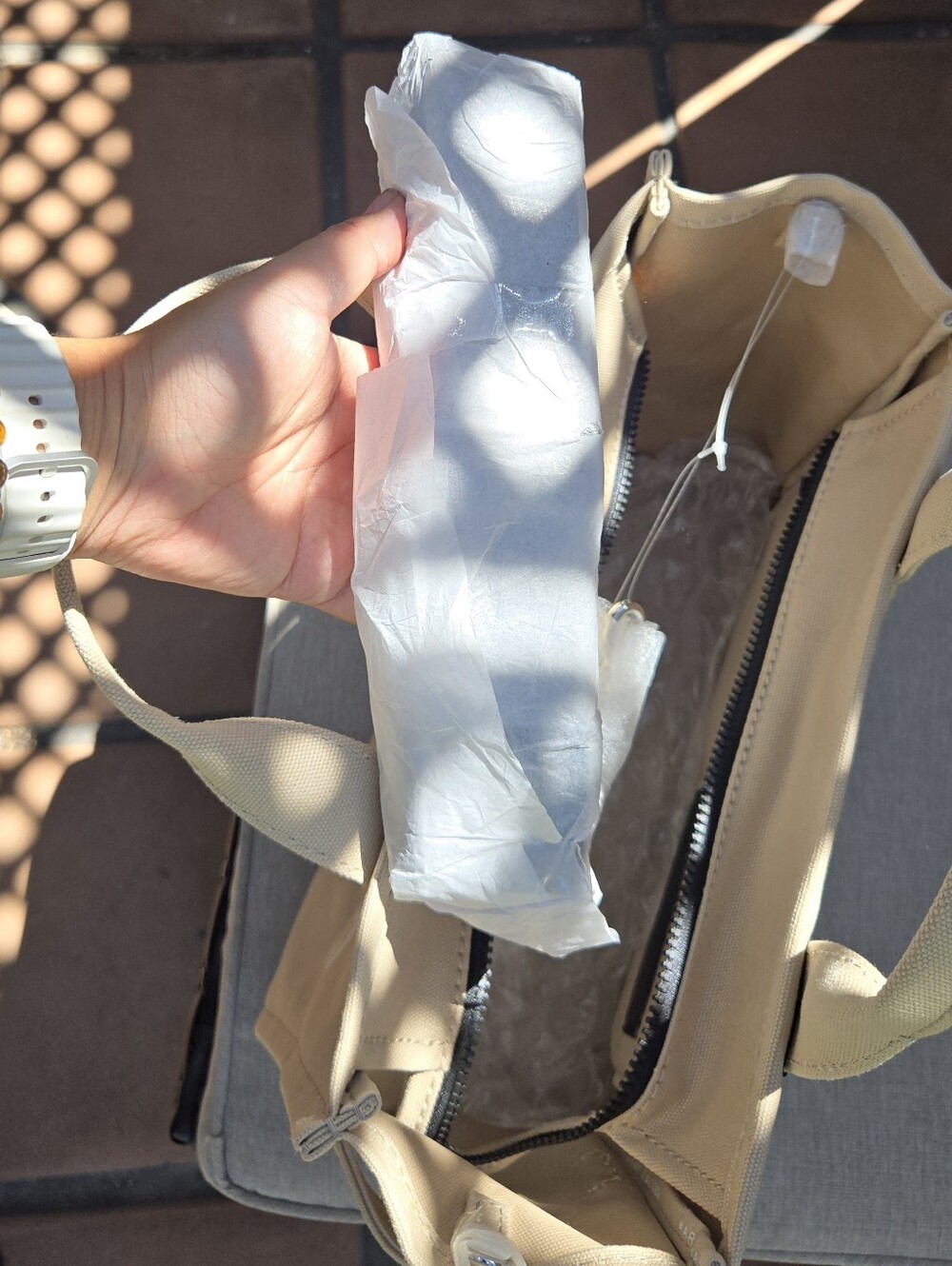 Marc Jacobs The Tote Bag in Beige - Picture 6 of 6